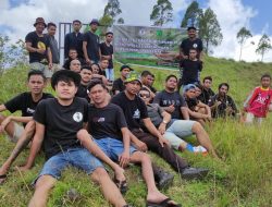 Sadar Lingkungan, Komunitas Wadju Family Melakukan Aksi Penghijauan di Bukit Watu Nariwowo