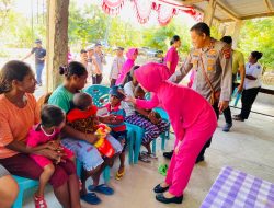 Kapolres Nagekeo dan Ketua Bhayangkari Nagekeo Kunjungi Anak Asuh Stunting di Desa Nggolonio