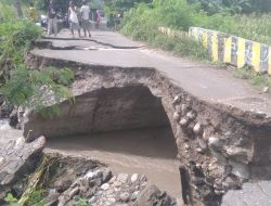 Jalur Aeramo-Nangadhero Putus Total, Warga Minta Dibuatkan Jembatan Darurat