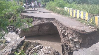 Jalur Aeramo-Nangadhero Putus Total, Warga Minta Dibuatkan Jembatan Darurat